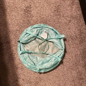 Collapsible laundry hamper